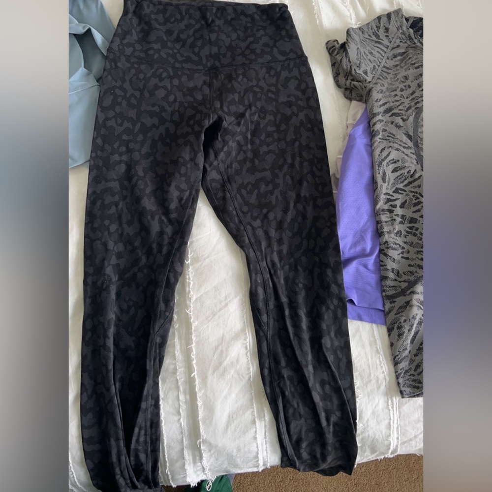LULULEMON wonder train leggings